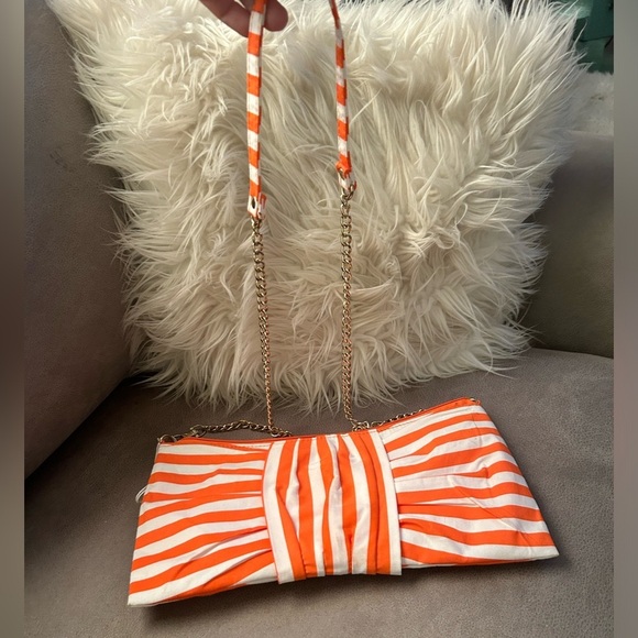 Mud Pie Handbags - 50%offw❤️ Mudpie GameDay bow bag wmetal strap orange white stripe NWOT  $35